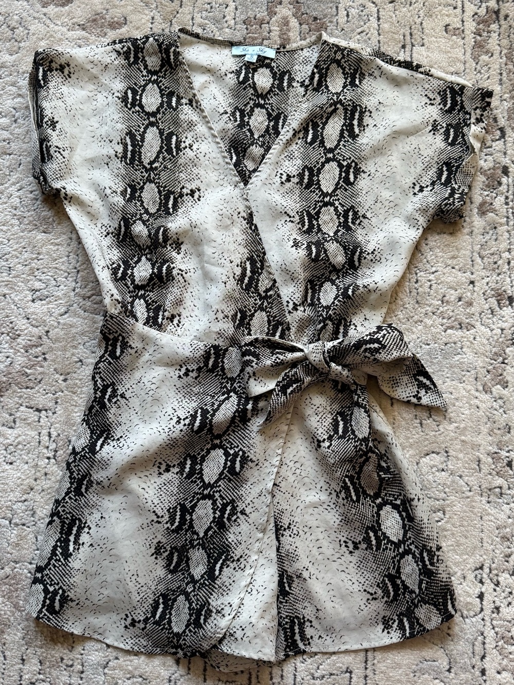She + Sky Wrap Skort Snake Print Short Sleeve Romper with Tie Waist Size Small
